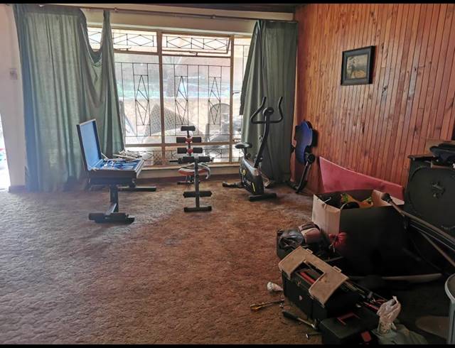 5 BEDROOM HOUSE SOLD IN MOUNTAIN VIEW